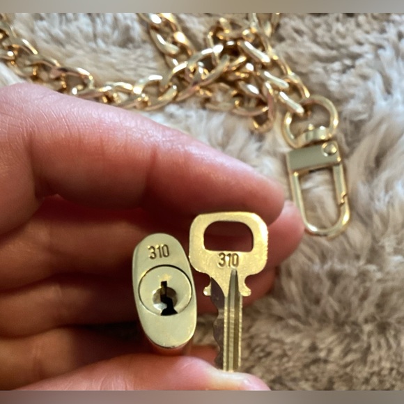 Louis Vuitton Lock & Key N-310 Necklace - Picture 4 of 4